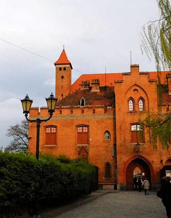 Zamek w Gniewie - zachodni budynek bramny