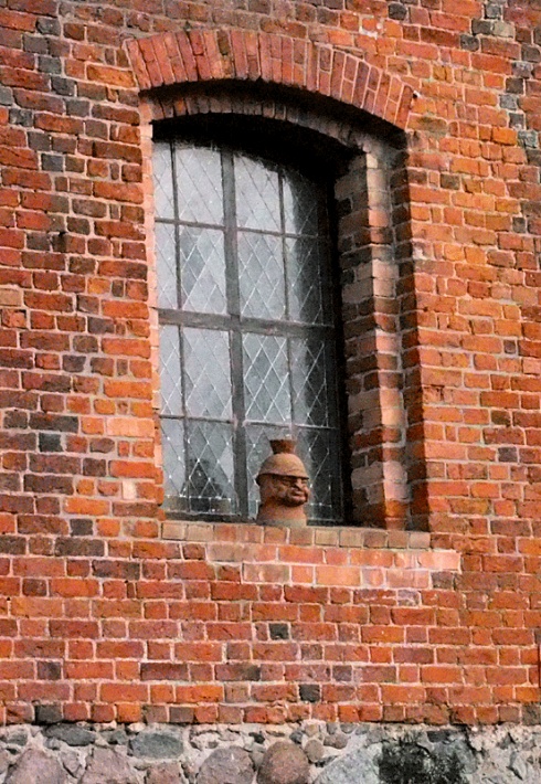 Zamek w Gniewie - okno elewacji zachodniej