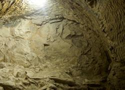 Chełmskie Podziemia Kredowe - niewielka nisza na postawienie świecy