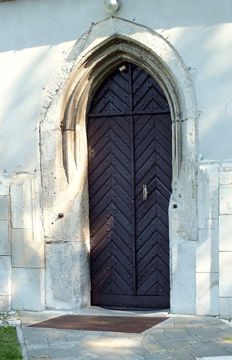 Kościół w Chotlu Czerwonym - portal do kruchty południowej