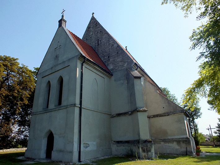 Kościół w Chotlu Czerwonym od południowego zachodu