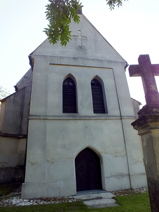 Kościół w Chotlu Czerwonym - kruchta zachodnia