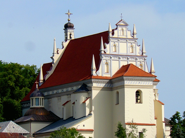 Kościół farny w Kazimierzu Dolnym - widok od północnego zachodu