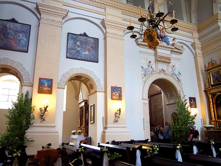 Kościół farny w Kazimierzu Dolnym - wejścia do kaplicy Różańcowej i kaplicy Borkowskich
