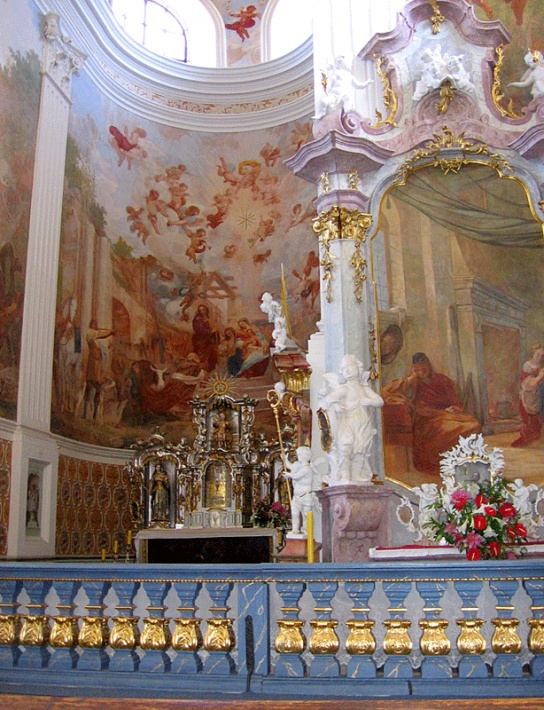 prezbiterium kościoła św. Józefa w Krzeszowie