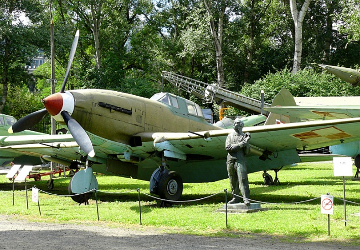 Muzeum WP - samolot szturmowy IŁ-2M3