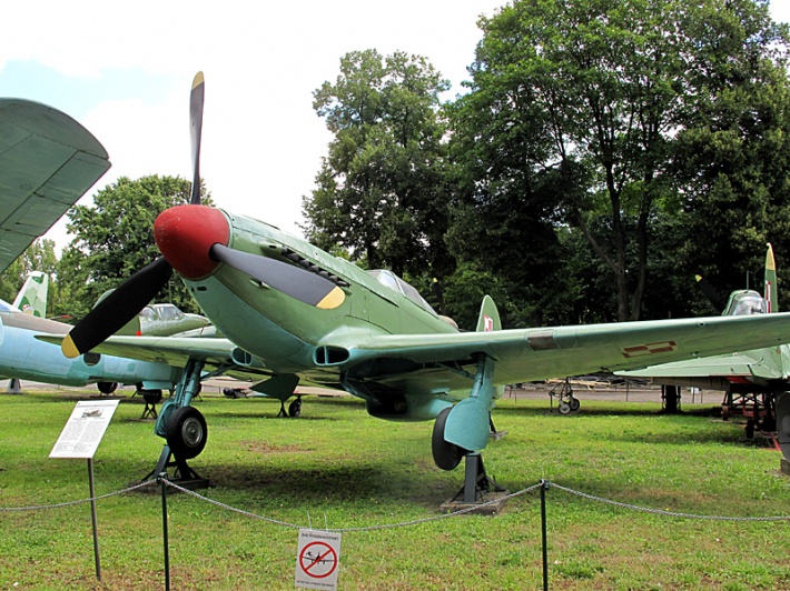 samolot myśliwski JAK-9P
