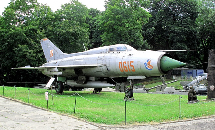 Muzeum WP - samolot myśliwski przechwytujący MIG-21PF