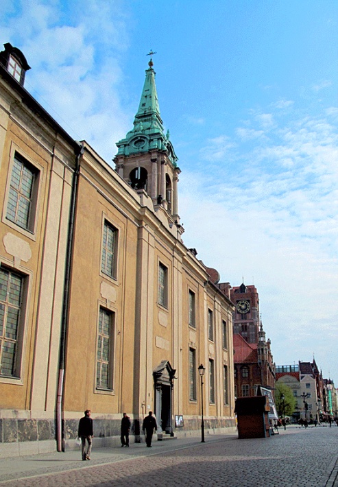 Toruń - kościół akademicki Ducha Świętego, elewacja południowa