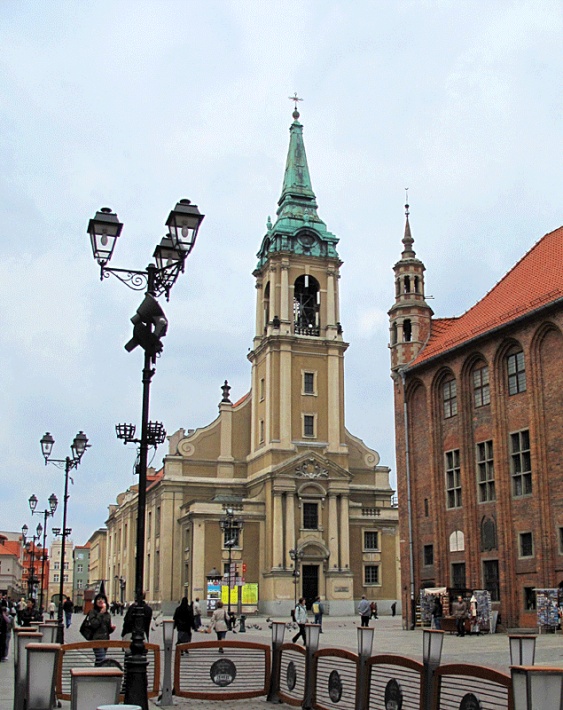 Toruń - kościół akademicki Ducha Świętego, fasada wschodnia