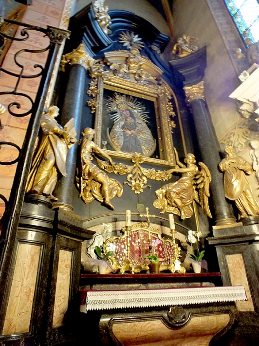 kościół Mariacki w Krakowie - ołtarz MB Ostrobramskiej w kaplicy św. Walentego