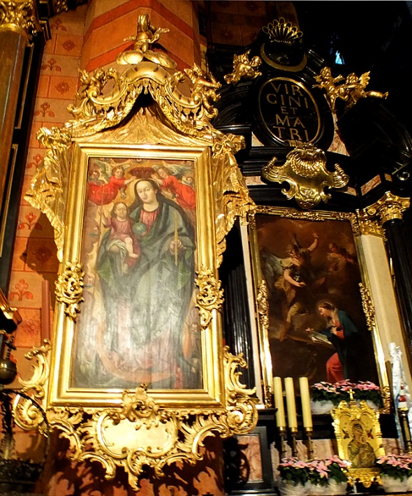 kościół Mariacki w Krakowie - ołtarz Zwiastowania i obraz Madonny z Dzieciątkiem