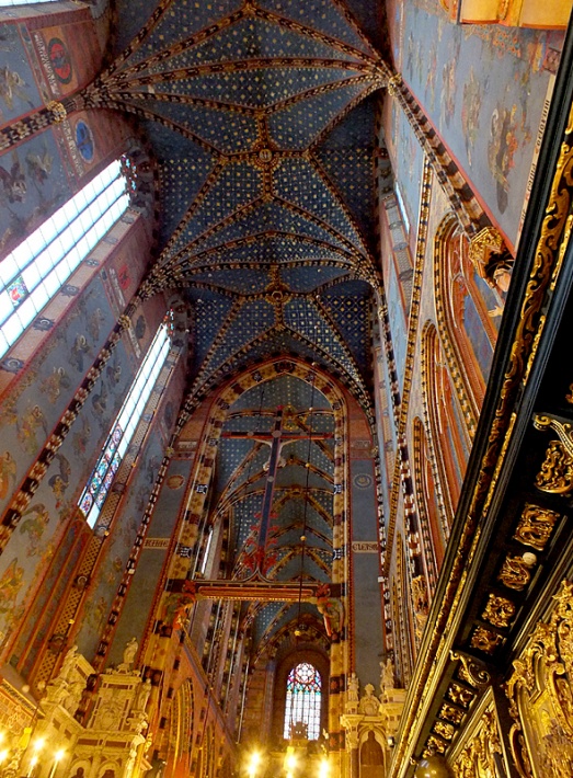 kościół Mariacki w Krakowie - rozgwieżdżone sklepienie świątyni