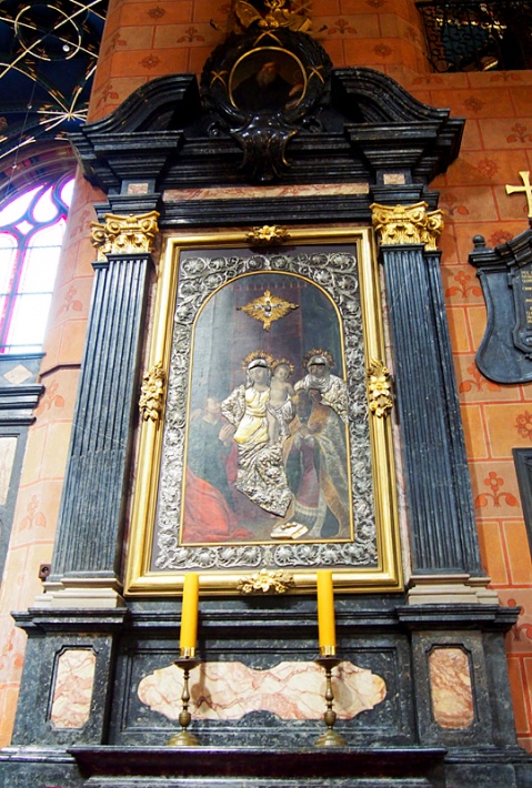 kościół Mariacki w Krakowie - ołtarz św. Anny w nawie północnej