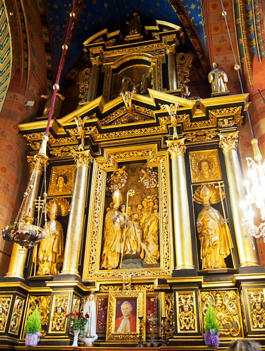 kościół Mariacki w Krakowie - ołtarz św. Stanisława na zamknięciu nawy północnej