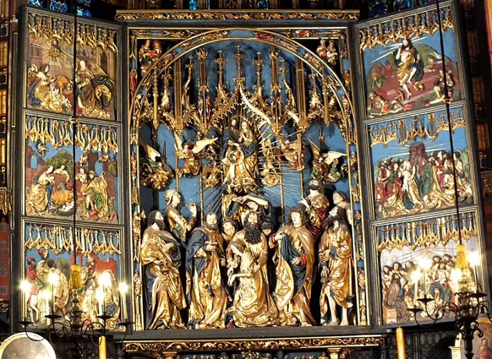 kościół Mariacki w Krakowie - ołtarz Mariacki z otwartymi skrzydłami bocznymi