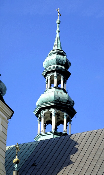 katedra w Łowiczu - hełm wieży katedralnej