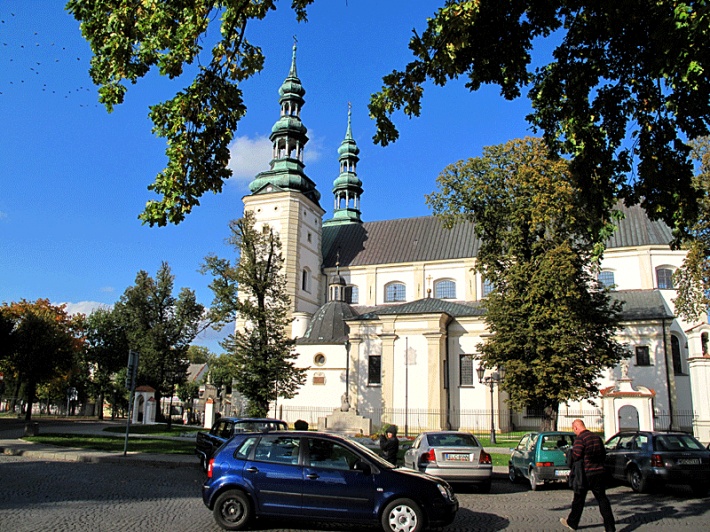 katedra w Łowiczu - elewacja południowa