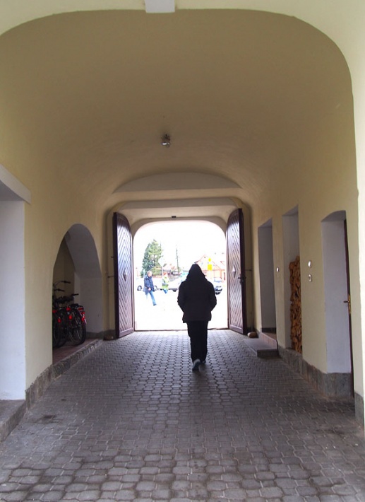 Alumnat w Tykocinie, brama wjazdowa