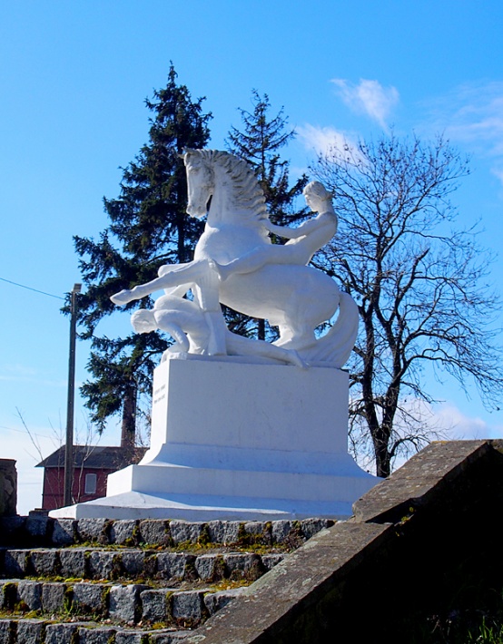 Pomnik Leszka Białego w Marcinkowie Górnym