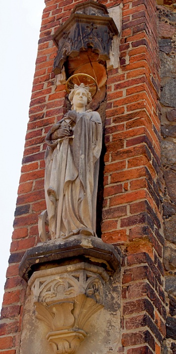 Kościół Św. Krzyża w Żaganiu - figura św. Doroty