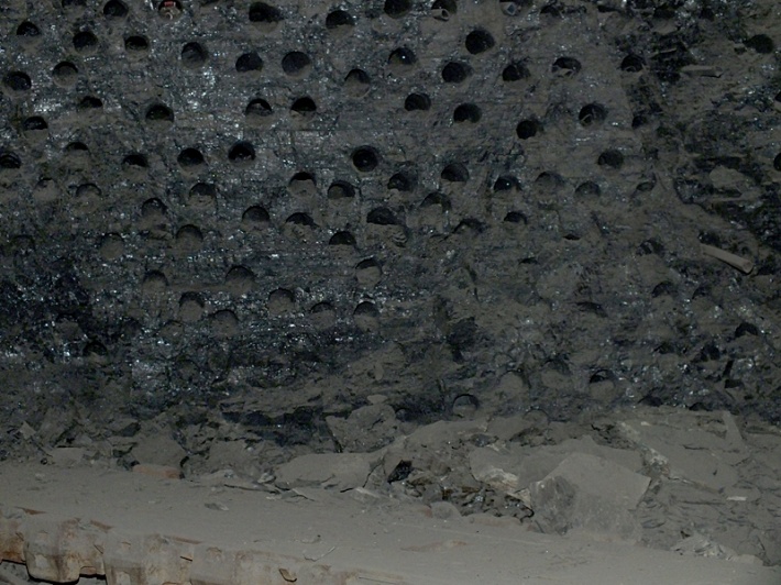 Kopalnia Guido w Zabrzu - ściana węgla z wrębami